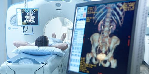 i-med person doing x-rays